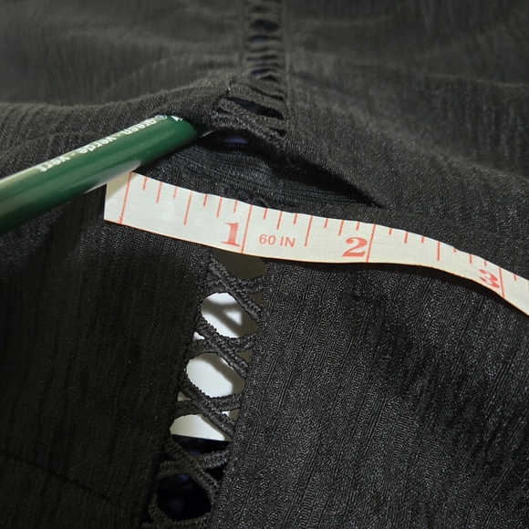 NWT SELFIE LESLIE Black Sleeveless Romper with Floral Applique, Size Small - Picture 11 of 11